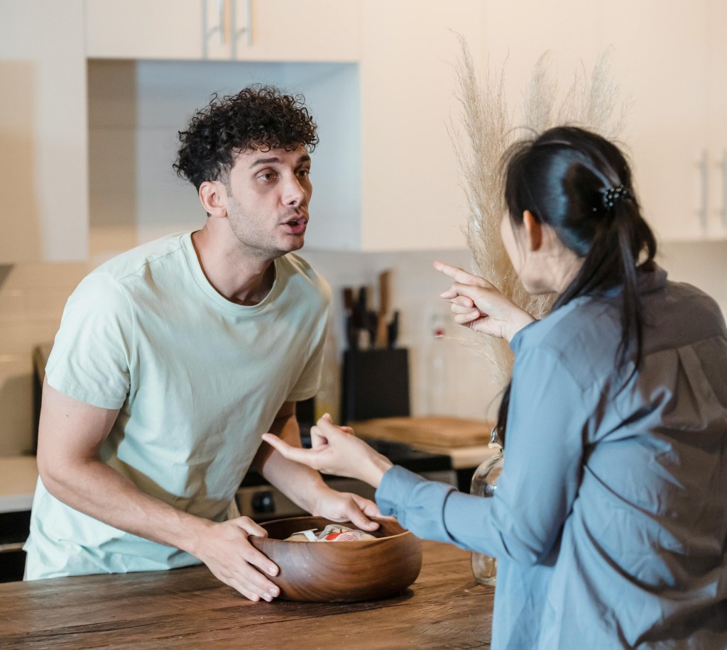 Voices Without Faces: A Dialogue-Only Writing&nbsp;Experiment